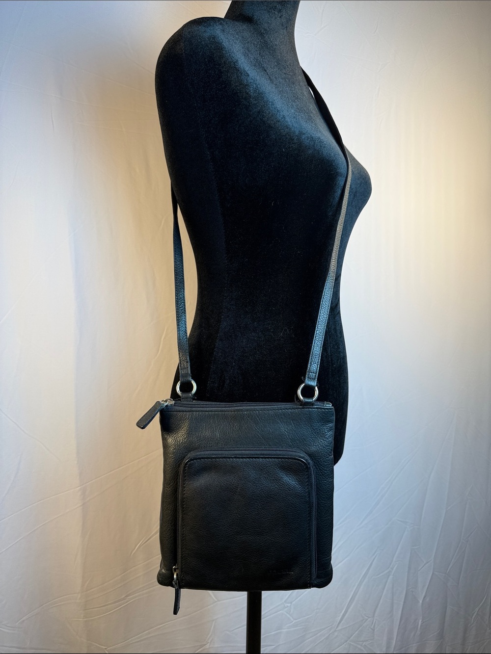 Fossil Y2K Black Leather Crossbody Bag Wallet Organizer
